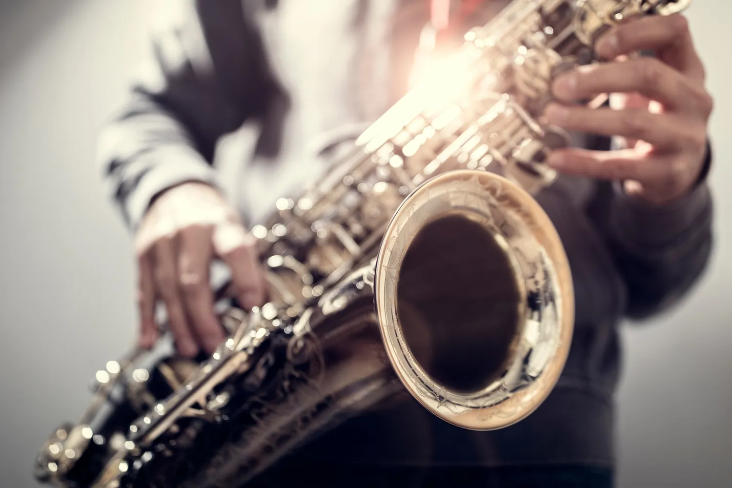 Saksofon tenorowy jak grać?